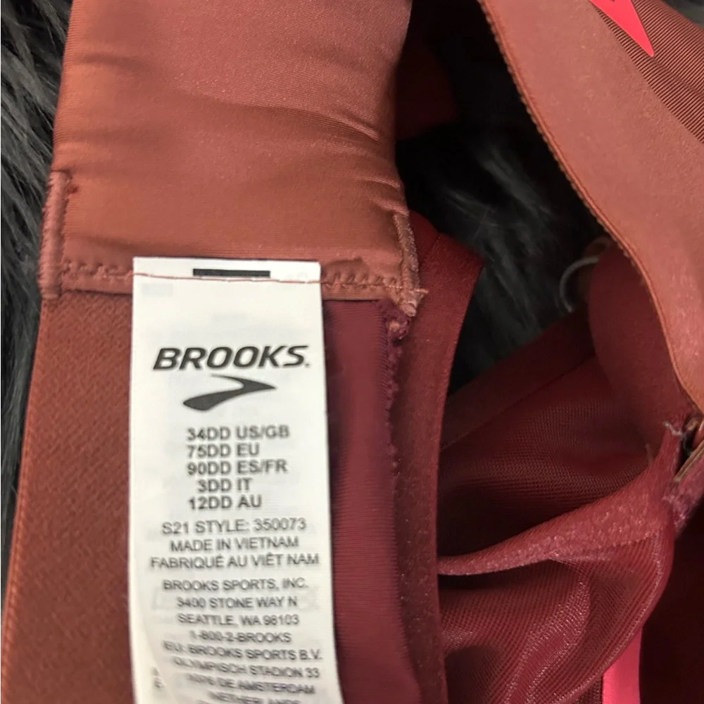 Brooks Dare Racerback Run Bra Size 34DD
